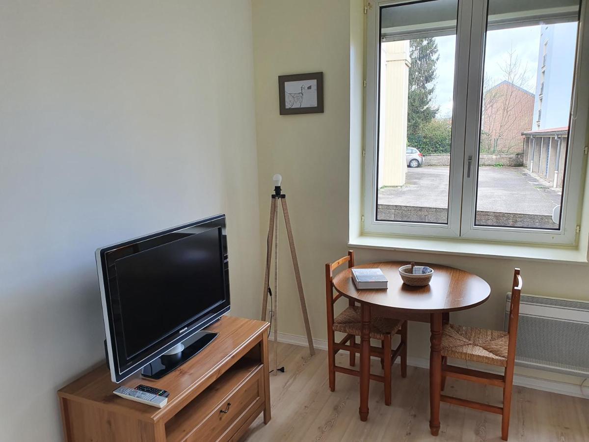 Le Comtois, Studio Au Calme Proche De La Gare Besancon Bagian luar foto